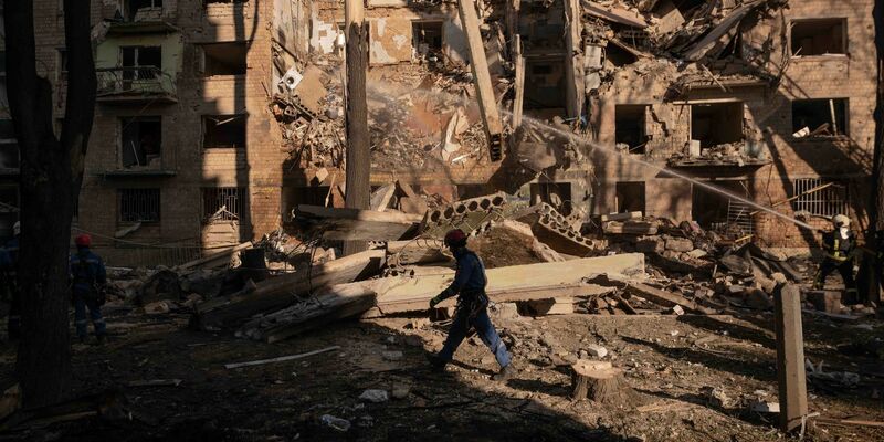 Für die Kriegsgegner Russland und Ukraine trüben sich die Konjunkturaussichten laut Experten ein. - Foto: Svet Jacqueline/ZUMA Press Wire/dpa