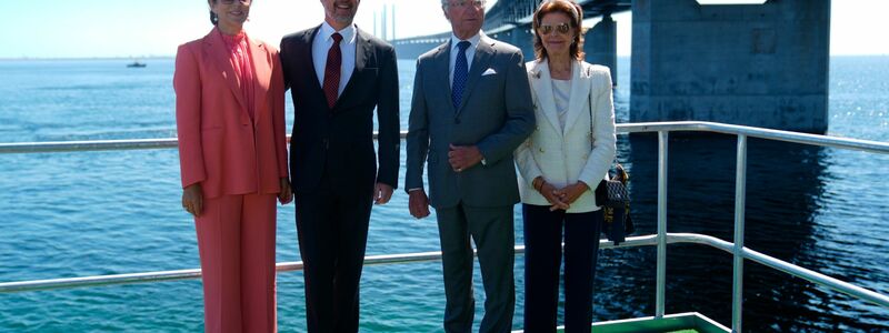 Gruppenfoto bei einem Zwischenstopp auf der Insel Peberholm. - Foto: Liselotte Sabroe/Ritzau Scanpix Foto/AP/dpa