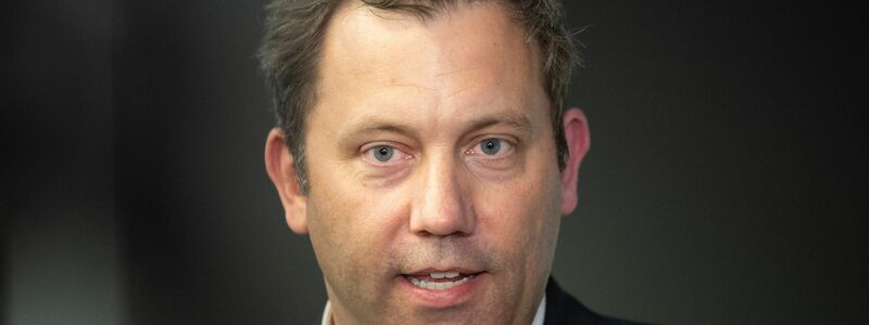 Finanzminister Klingbeil setzt darauf, dass die neue Behörde den Kampf gegen Geldwäsche voranbringt (Archivbild) - Foto: Boris Roessler/dpa