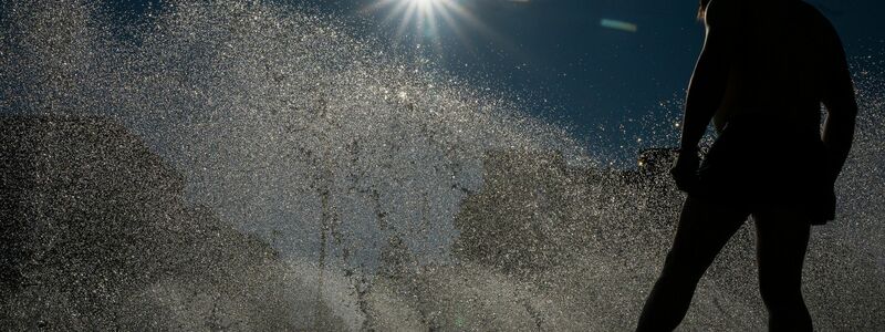 Der Deutsche Wetterdienst (DWD) hat nach eigenen Angaben die höchsten Temperaturen des Tages gemessen.  - Foto: Peter Kneffel/dpa