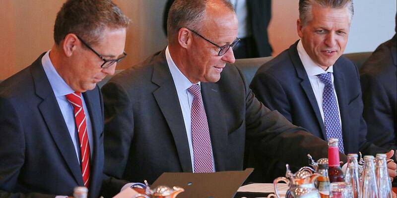 Michael Schrodi, Friedrich Merz, Thorsten Frei am 02.07.2025 - Foto: über dts Nachrichtenagentur