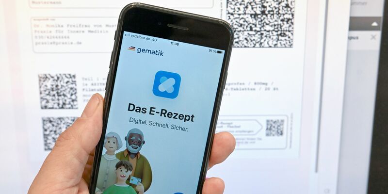 E-Rezepte können auch bei Versandapotheken eingelöst werden. - Foto: Jens Kalaene/dpa