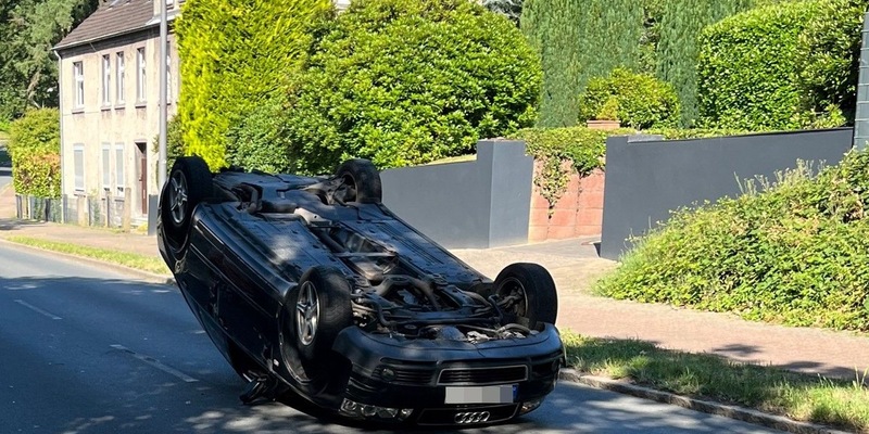 POL-BO: Alleinunfall in Eppendorf: Fahrzeug überschlägt sich - Foto: presseportal.de