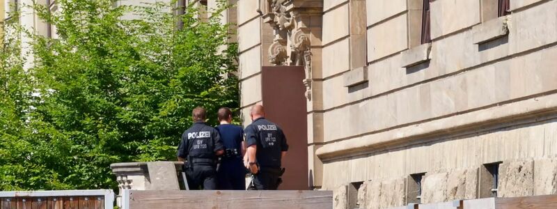 Der Verdächtige wurde am Mittwoch einem Ermittlungsrichter am Amtsgericht Schweinfurt vorgeführt. - Foto: Daniel Vogl/dpa