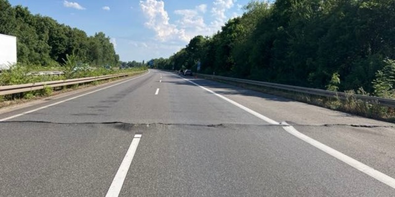 POL-DA: Bensheim: Fahrbahndecke auf A5 hebt sich hitzebedingt - Foto: presseportal.de