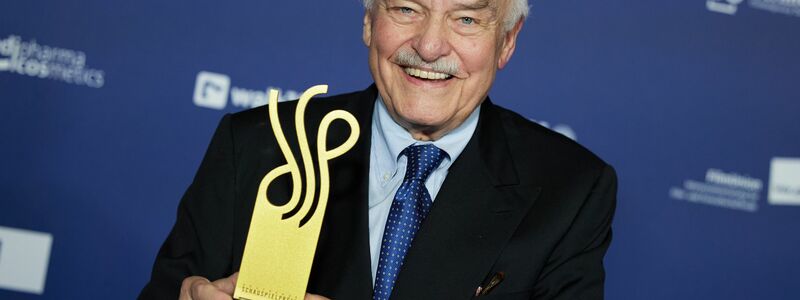 Ein Schauspieler mit vielen Auszeichnungen. - Foto: Jörg Carstensen/dpa