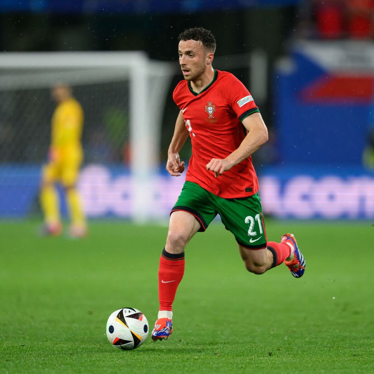 Diogo Jota starb ebenso wie sein Bruder bei einem Verkehrsunfall in Spanien.  - Foto: Robert Michael/dpa