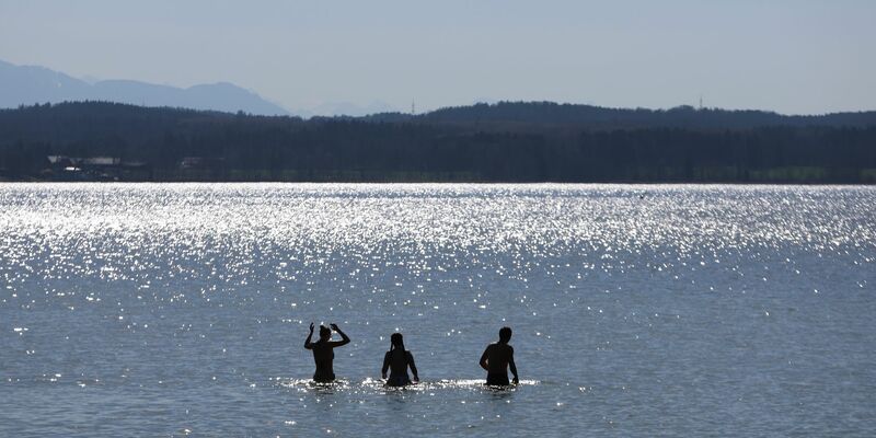 Am Starnberger See lebt sich's ausgesprochen angenehm - und die arbeitende Bevölkerung ist gesünder als andernorts. (Symbolbild)   - Foto: Karl-Josef Hildenbrand/dpa