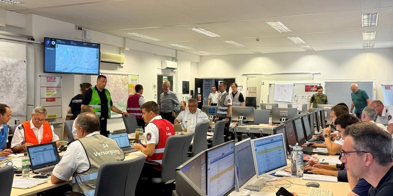 FW-F: Abschluss von Bevölkerungsschutzübung ÜB's! 2025 - Frankfurt zieht positives Fazit - Foto: presseportal.de