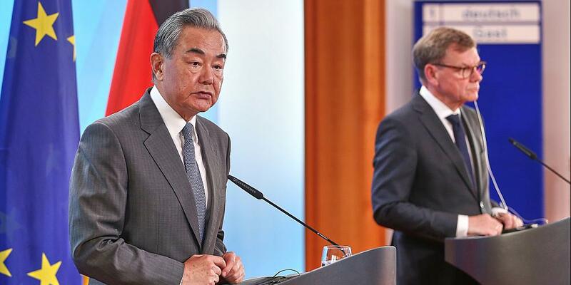 Wang Yi und Johann Wadephul am 03.07.2025 - Foto: über dts Nachrichtenagentur