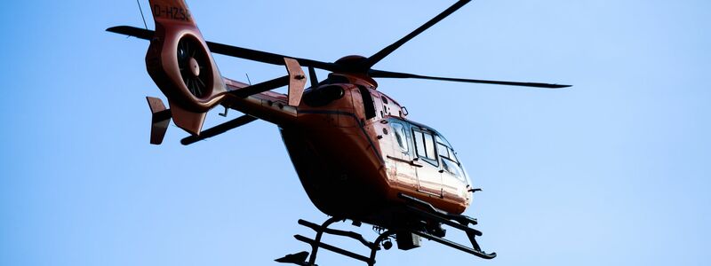 Auch Rettungshubschrauber waren im Einsatz. (Symbolfoto) - Foto: Julian Stratenschulte/dpa