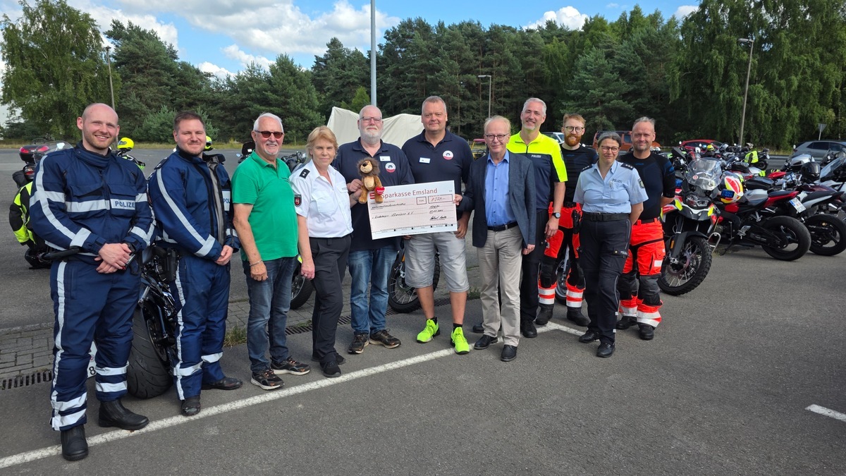 POL-EL: Lingen - Spendenscheck an Kinderhospiz Löwenherz übergeben - Foto: presseportal.de