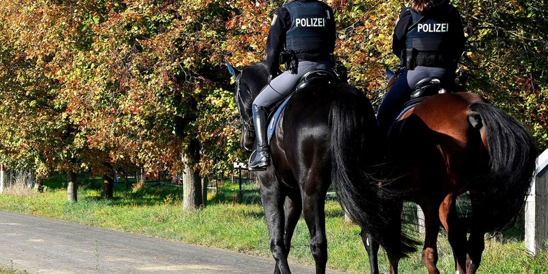 POL-OF: Reiterstaffel auf Wald- und Feldwegen unterwegs - Foto: presseportal.de