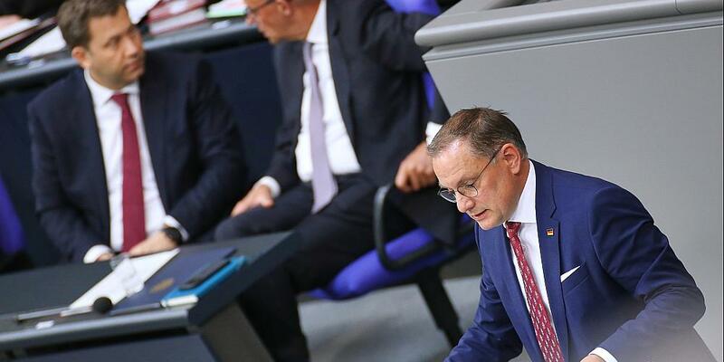 Lars Klingbeil, Friedrich Merz, Tino Chrupalla (Archiv) - Foto: über dts Nachrichtenagentur