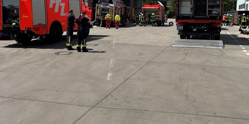 POL-HI: Gefahrguteinsatz auf dem Gelände des Wertstoffhofes der ZAH in Heinde - Foto: presseportal.de