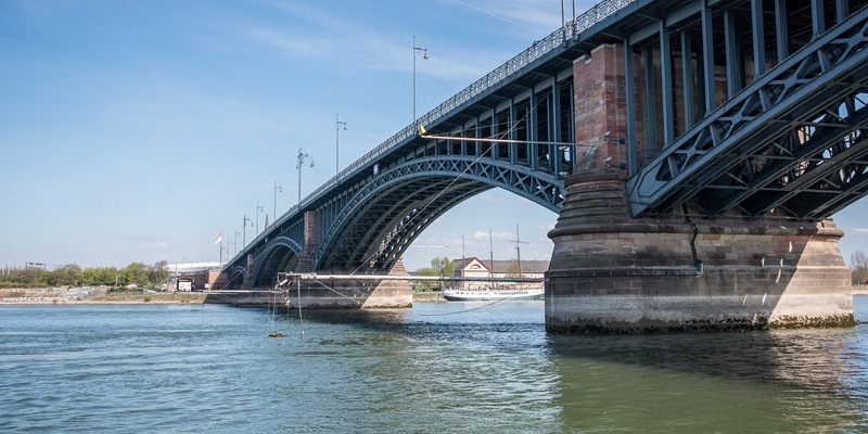 POL-HPE: Baden in Flüssen: Erfrischung mit Risiko - Wasserschutzpolizei warnt vor unterschätzten Gefahren - Foto: presseportal.de