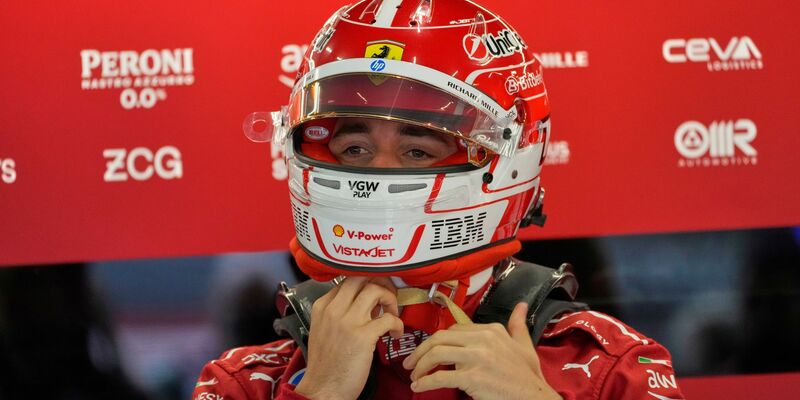 Schnellster im Abschlusstraining von Silverstone: Ferrari-Fahrer Charles Leclerc. - Foto: Darko Bandic/AP/dpa