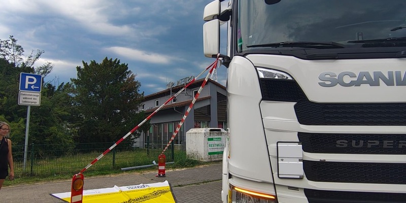 POL-ROW: ++ Toter Winkel - Die Gefahr der Unsichtbarkeit im Fokus des 221. Fernfahrerstammtisches der Polizeidirektion Lüneburg ++ - Foto: presseportal.de