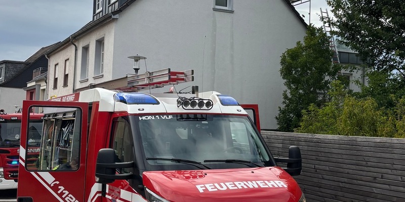 FW Bad Honnef: Brand auf Balkon - Feuerwehr verhindert Übergreifen der Flammen - Foto: presseportal.de