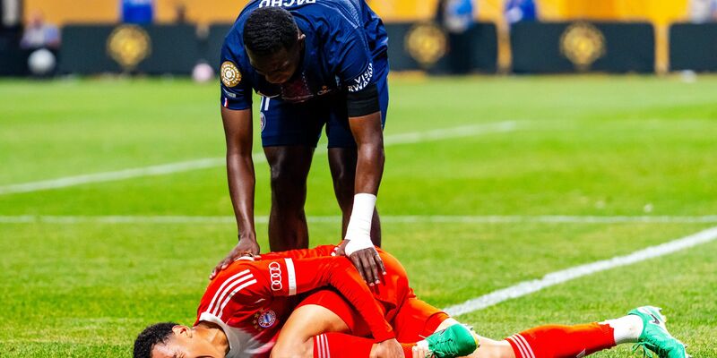 Jamal Musiala ist zwei Tage nach seiner schweren Verletzung bei der Club-WM operiert worden.  - Foto: Malachi Gabriel/ZUMA Press Wire/dpa