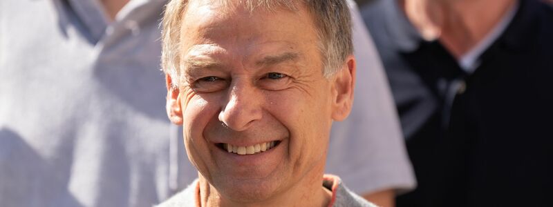 Jürgen Klinsmann hofft auf ein Amerika-Abenteuer seines Ex-Spielers Thomas Müller - Foto: Silas Stein/dpa