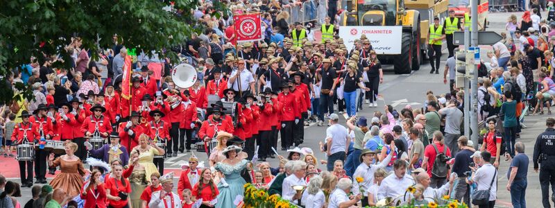 Das 496. Schützenfest in Hannover war am Freitag eröffnet worden.  - Foto: Julian Stratenschulte/dpa