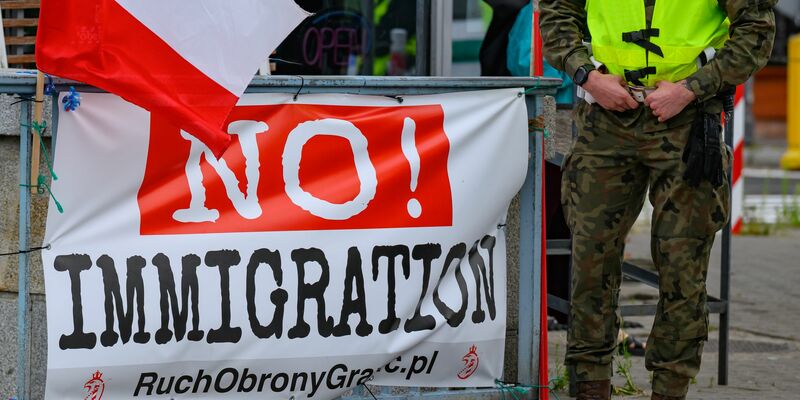 Der Verkehr in der Grenzregion läuft nach Angaben des Innenministeriums in Warschau reibungslos. - Foto: Patrick Pleul/dpa