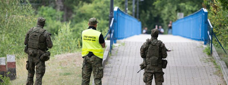 Kontrolliert wird nicht nur an den Hauptverkehrswegen. - Foto: Sebastian Kahnert/dpa