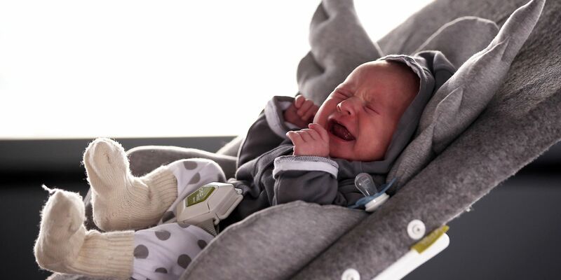 Schreit ein Baby oft und lange, ist das emotional oft sehr belastend. (Archivbild) - Foto: Oliver Berg/dpa