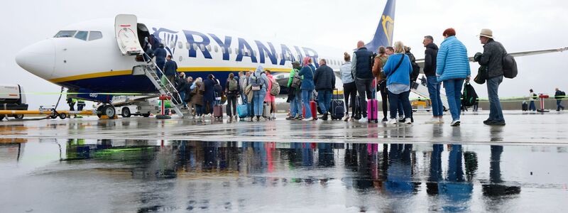 Ryanair macht sich an deutschen Flughäfen rar.  - Foto: Georg Wendt/dpa