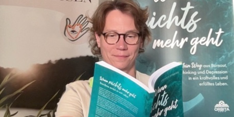 Burnout-Bestseller: Wie Stefanie Schnier mit ehrlichen Worten Amazon erobert / Stefanie Schnier erzählt unverblümt von ihrem Weg aus Burnout - und trifft damit einen Nerv in der Gesellschaft - Foto: presseportal.de