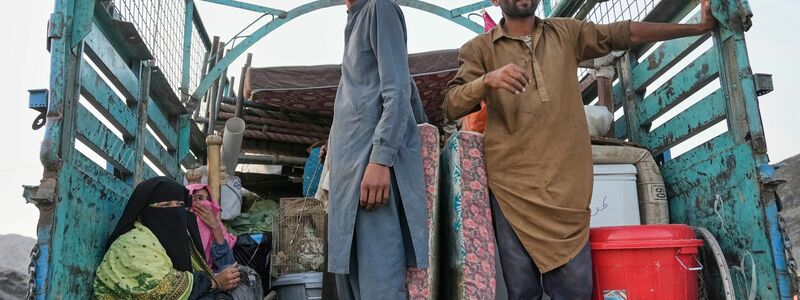 Die Afghaninnen und Afghanen, die bereits eine Aufnahmezusage haben, fürchten, von Pakistan nach Afghanistan abgeschoben zu werden. (Archivfoto) - Foto: Ebrahim Noroozi/AP/dpa
