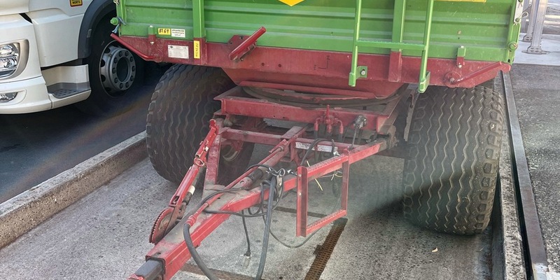POL-SO: Anhänger um mehr als zwei Tonnen überladen - Foto: presseportal.de