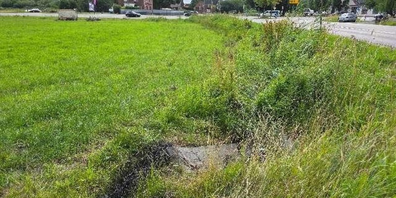 POL-STD: Unbekannter Autofahrer kommt in Bliedersdorf-Postmoor von der Straße ab und verursacht Unfall - Autofahrer flüchtet - Polizei sucht Verursacher und Zeugen, 25 Meter Krankabel entwendet - Foto: presseportal.de