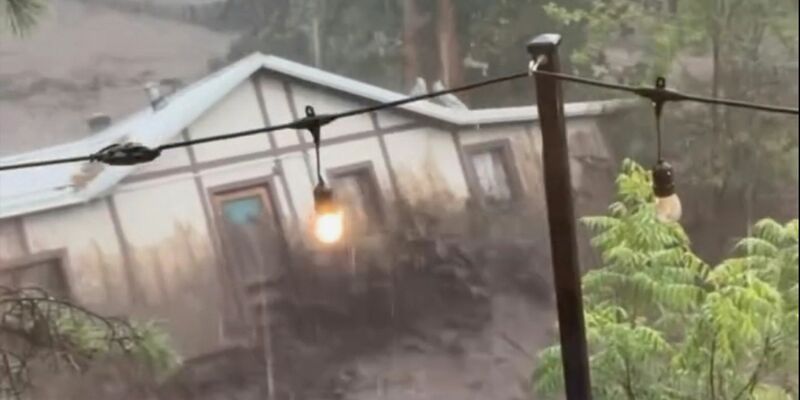 Drei Menschen kamen in den Fluten ums Leben. - Foto: Kaitlyn Carpenter/via AP/dpa