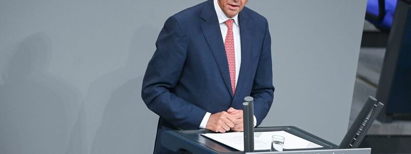 Fehlt Bundeskanzler Friedrich Merz (links) und Fraktionschef Jens Spahn (beide CDU) das nötige Frühwarn-Radar für die Stimmung unter den Abgeordneten in der Unionsfraktion? (Archivbild) - Foto: Katharina Kausche/dpa