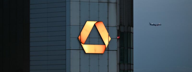 Die Commerzbank wehrt sich seit Monaten gegen Übernahmeambitionen der Unicredit. (Archivbild) - Foto: Arne Dedert/dpa