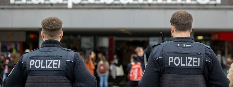 Der Polizeibeauftragte des Bundes, Uli Grötsch, hat sich mehrere Liegenschaften der Bundespolizei in Bahnhöfen angeschaut. (Archivbild) - Foto: Christoph Reichwein/dpa