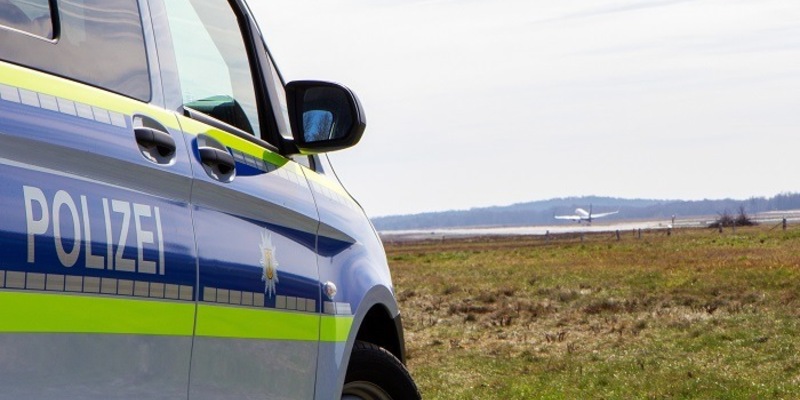 BPOL NRW: Ferienzeit am Flughafen Köln/Bonn: Bundespolizei gibt Tipps für einen stressfreien Start in den Urlaub - Foto: presseportal.de