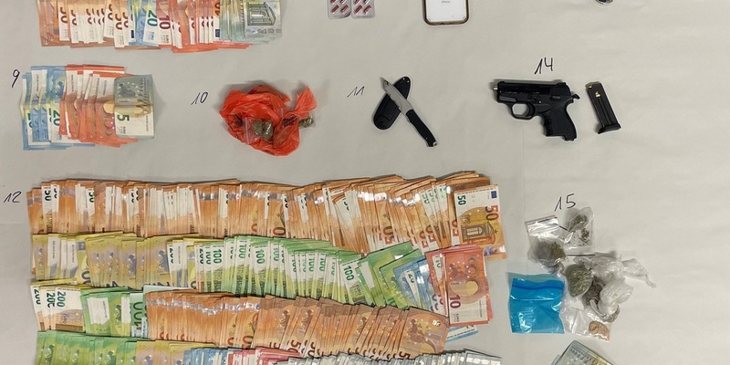 POL-K: 250709-1-K Nachteinsatz des Brennpunktteams Kalk - Schusswaffe, Drogen, 42.000 Euro Bargeld und elf Strafanzeigen - Foto: presseportal.de