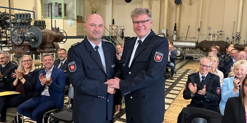 POL-OLD: Polizeipräsident führt neuen Inspektionsleiter in Delmenhorst in sein Amt ein +++ Polizeidirektor Carsten Hoffmeyer kehrt beruflich in die Heimatstadt zurück +++ - Foto: presseportal.de