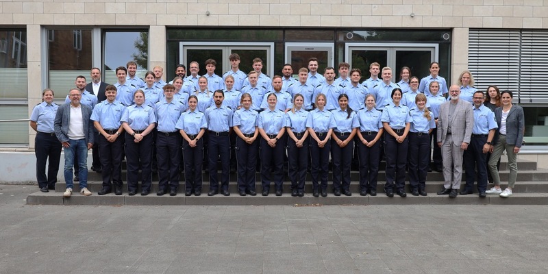 POL-VIE: 38 junge Frauen und Männer - Schritt in die praktische Polizeiausbildung - Foto: presseportal.de