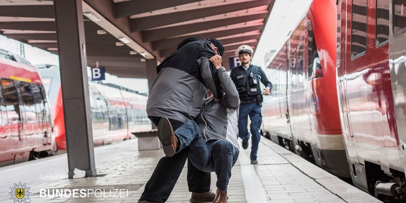 Bundespolizeidirektion München: Unerwünschte Blicke führen zu Gewalttat - Foto: presseportal.de