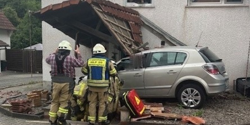 POL-PIKUS: Verkehrsunfall in Altenglan - Zeugen gesucht - - Foto: presseportal.de