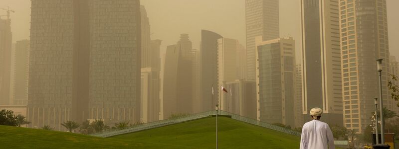 Bei einem Sandsturm kommt das Sonnenlicht kaum noch zur Erde durch (Archivbild) - Foto: Nikku/XinHua/dpa