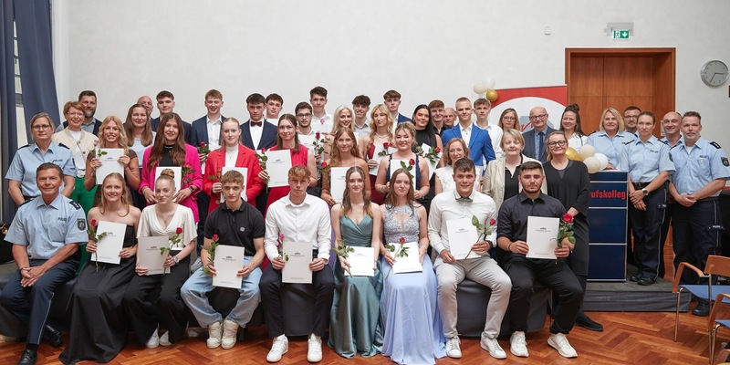 POL-MS: Feierliche Zeugnisübergabe des zweiten Abschlussjahrgangs der FOS Polizei - Foto: presseportal.de