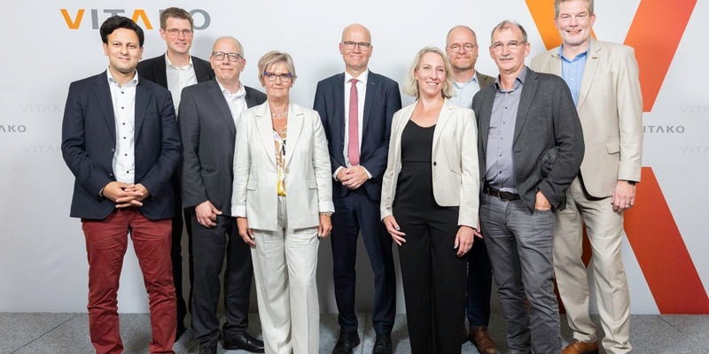 Thomas Jarzombek, Parsa Marvi und Ralph Brinkhaus setzen bei digitalpolitischem VITAKO-Abend starke Impulse zur Verwaltungsdigitalisierung - mit Fokus auf KI, Bürokratieabbau und Deutschland-Stack. - Foto: presseportal.de