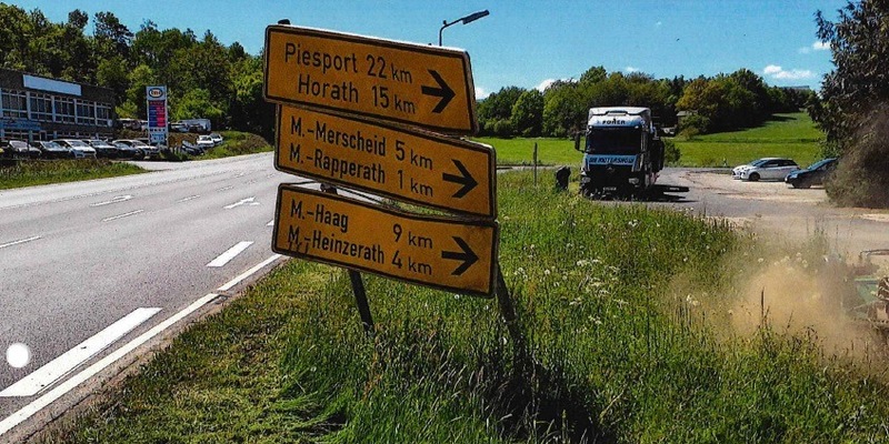 POL-PDTR: Wegweiser-Beschilderung an B327 in Morbach (gegenüber ESSO-Tankstelle) beschädigt. Wer kann hierzu Angaben machen? - Foto: presseportal.de