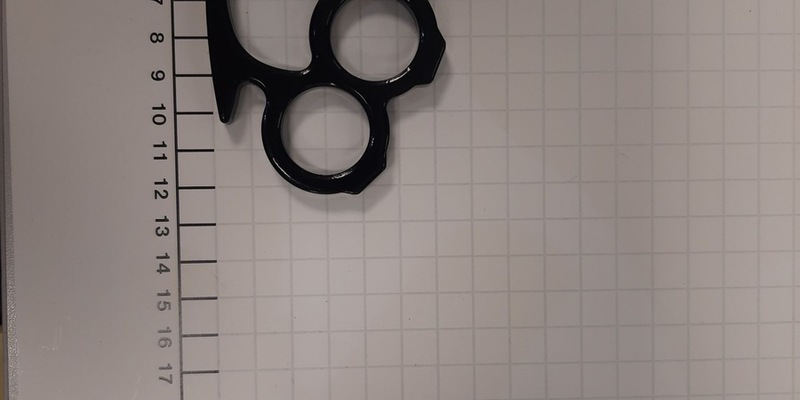 BPOL NRW: Schlagring im Handgepäck - Bundespolizei stellt verbotenen Gegenstand sicher - Foto: presseportal.de