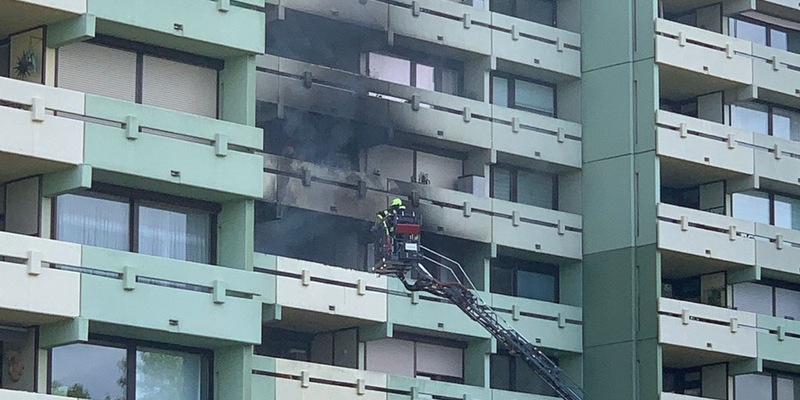 Feuerwehr MTK: Wohnungsbrand in Hochhaus der Hochheimer Weststadt - Keine Verletzten - Foto: presseportal.de